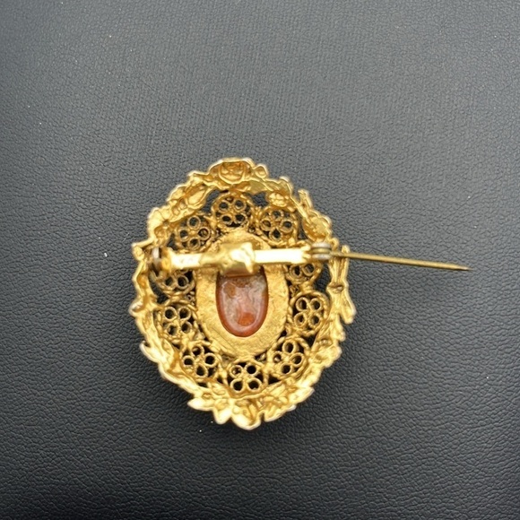 Vintage gold tone earth tone swirl center delicate filigree domed brooch pearls - Picture 11 of 14